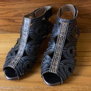 L'ARTISTE by Spring Step "FLOURISH" Brown Leather Gladiator Heeled Sandal, Sz 39